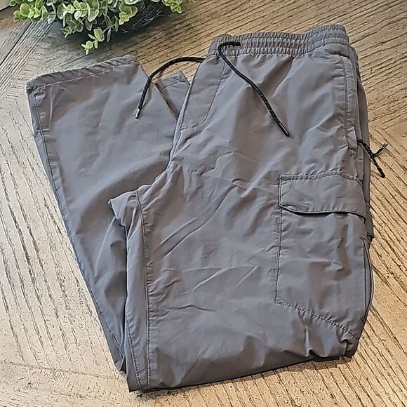 H&M gray cargo joggers size L - Picture 13 of 13